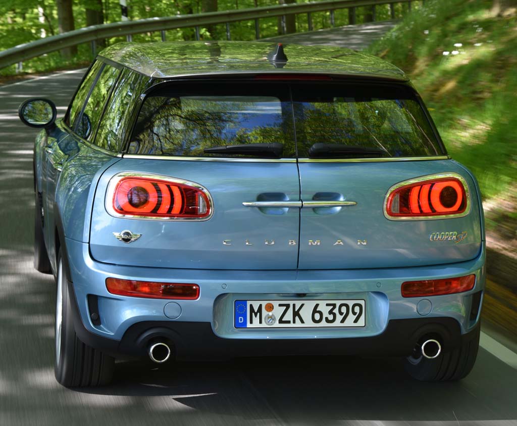 Mini Clubman All4: Blick auf die Heckpartie.