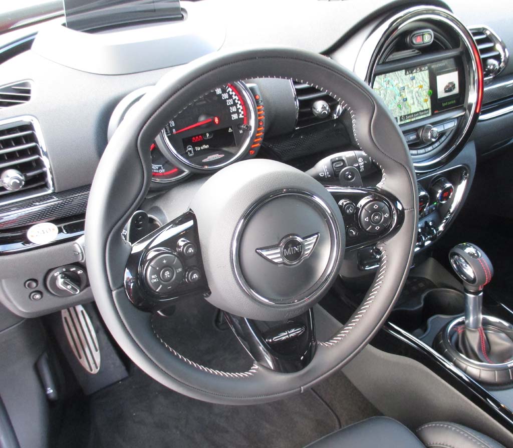 Mini John Cooper Works Clubman: Blick ins sportliche Cockpit.
