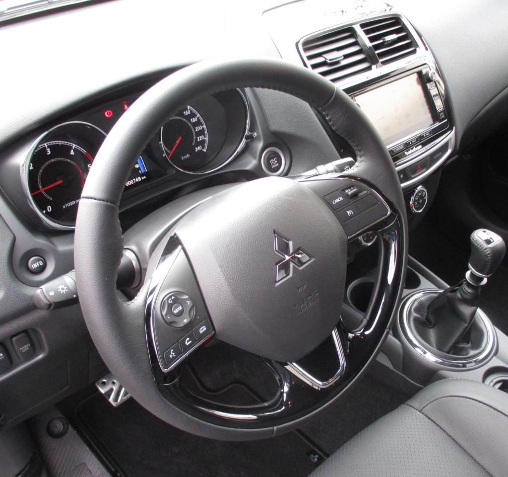 Mitsubishi ASX: Im Cockpit geht es insgesamt recht übersichtlich zu.