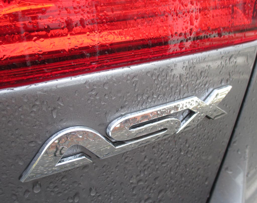 Mitsubishi ASX: Blick auf den Modellschriftzug am Heck.
