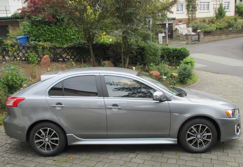 Mitsubishi Lancer: Und so sieht der Viertürer von der Seite aus.