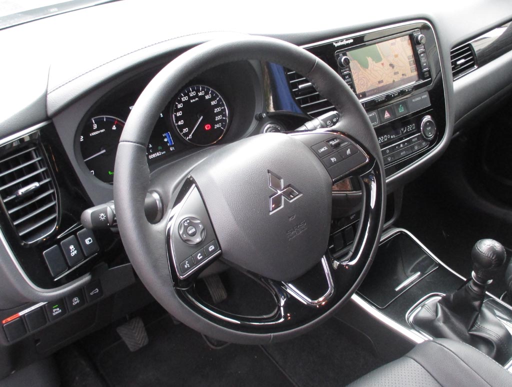 Mitsubishi Outlander: Blick ins Cockpit.