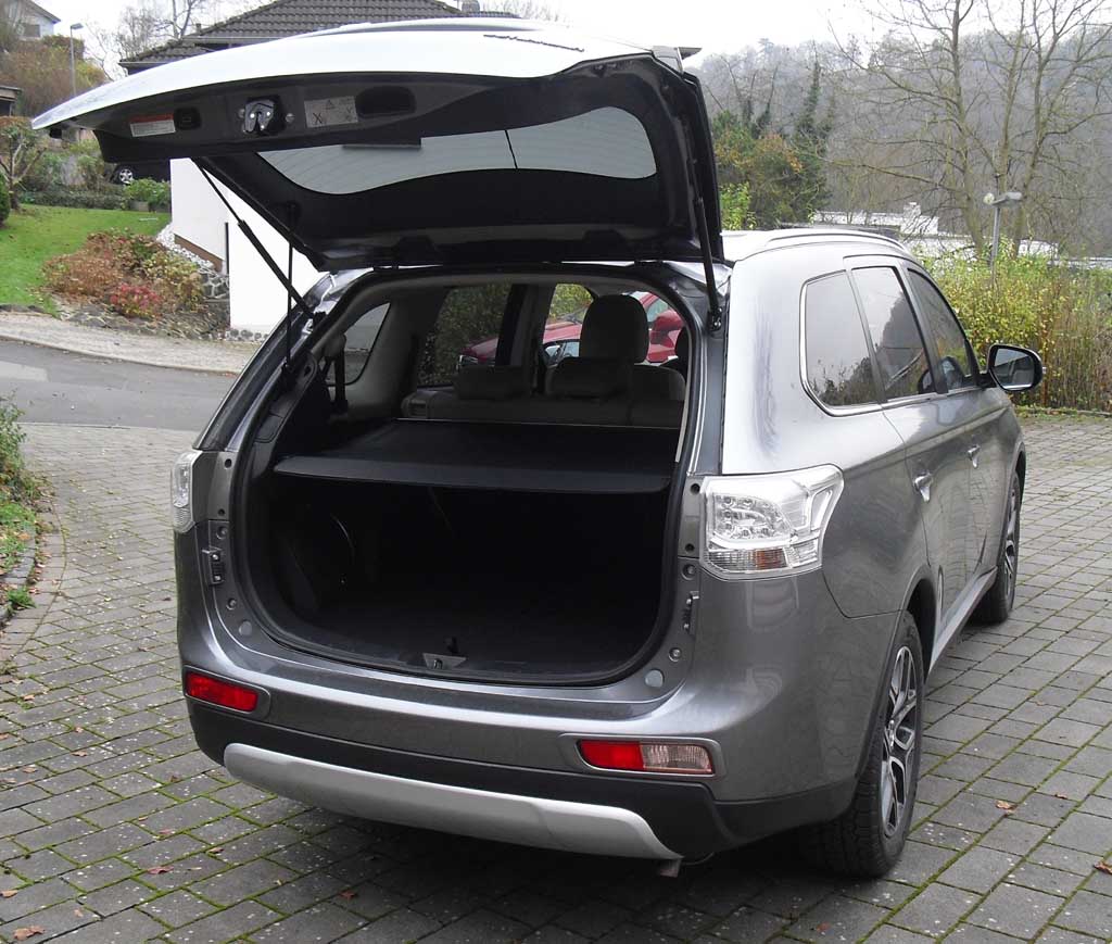 Mitsubishi Outlander: Das Gepäckabteil des Siebensitzers fasst 141 bis 1613 Liter.