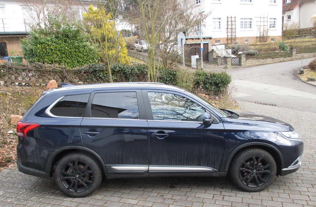 Mitsubishi Outlander: Und so sieht das SUV-Modell der Japaner von der Seite aus.