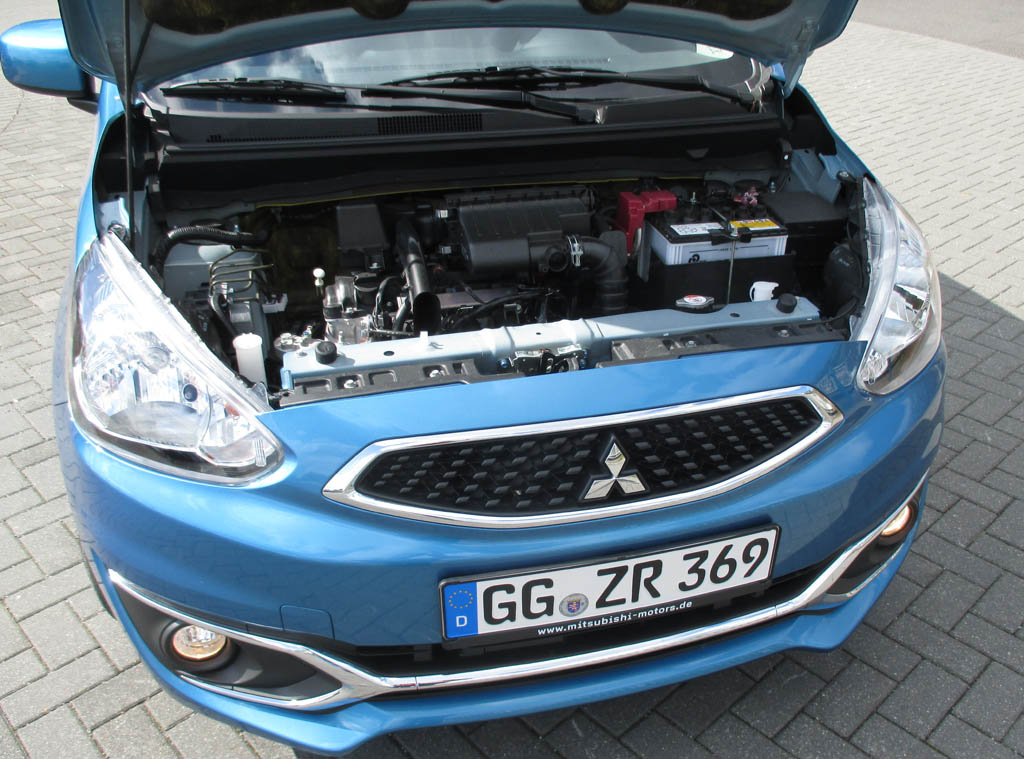 Mitsubishi Space Star: Blick auf den stärkeren 80-PS-Dreizylinder.
