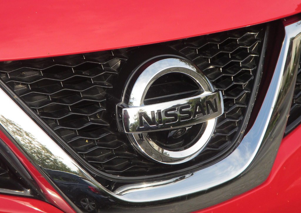Nissan Qasqhai: Das Markenlogo sitzt vorn im Kühlergrill.