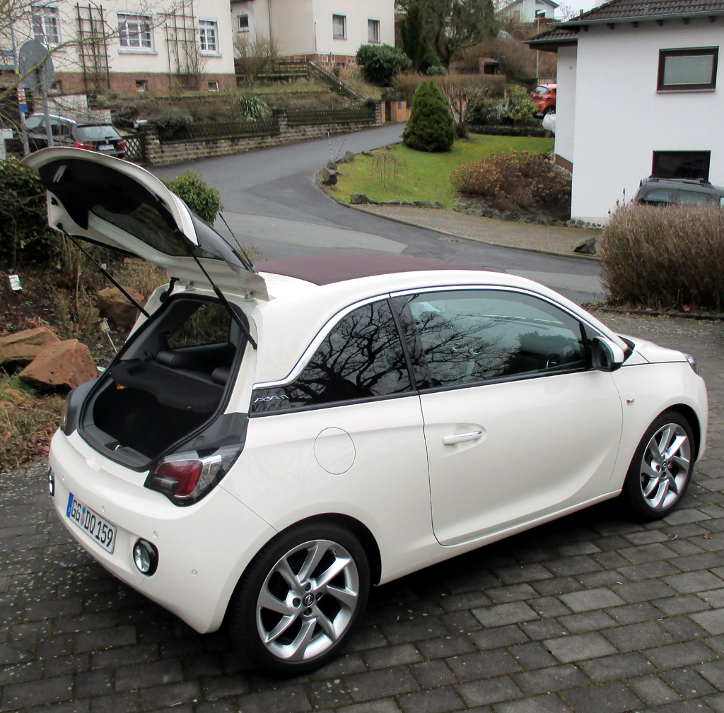 Opel Adam: Das Gepäckabteil fasst immerhin noch 170 bis 663 Liter.