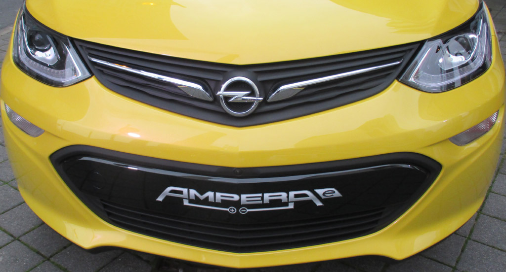 Opel Amera-e: Blick auf die Fahrzeugfront.
