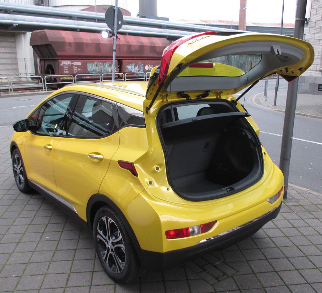 Opel Amera-e: Das Gepäckabteil fasst ganz ordentliche 381 Liter.