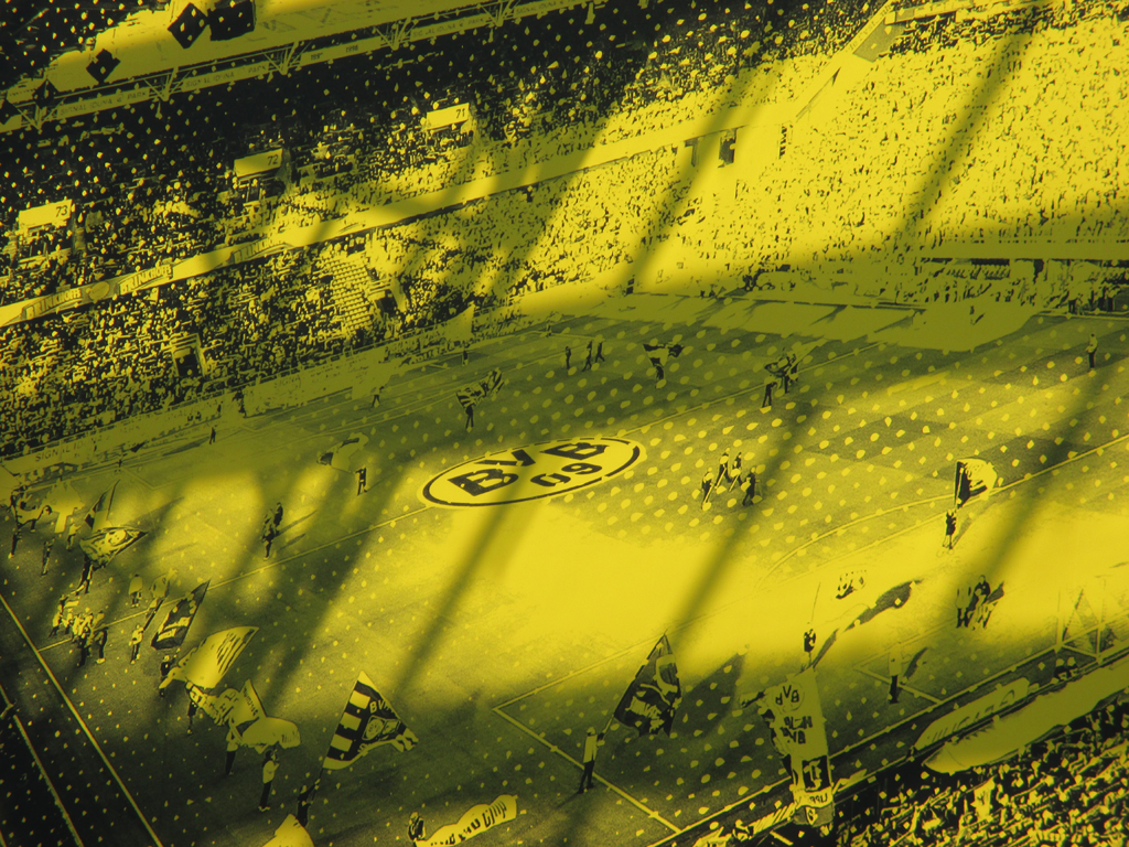 Fußball-Erstligist Borussia Dortmund, das ist vereinsfarblich Schwarz und Gelb.