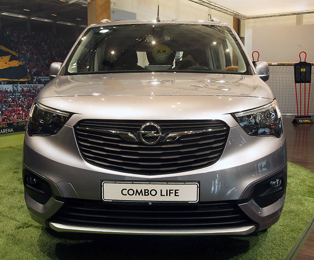 Opel Combo Life: Schon die Front wirkt markant-kraftvoller. Fotos: Waldinger