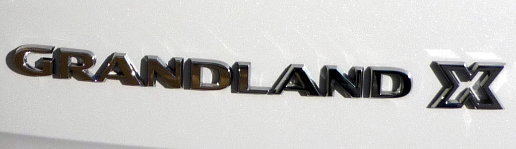 Opel Grandland X Ultimate: Modellschriftzug auf der Heckklappe.