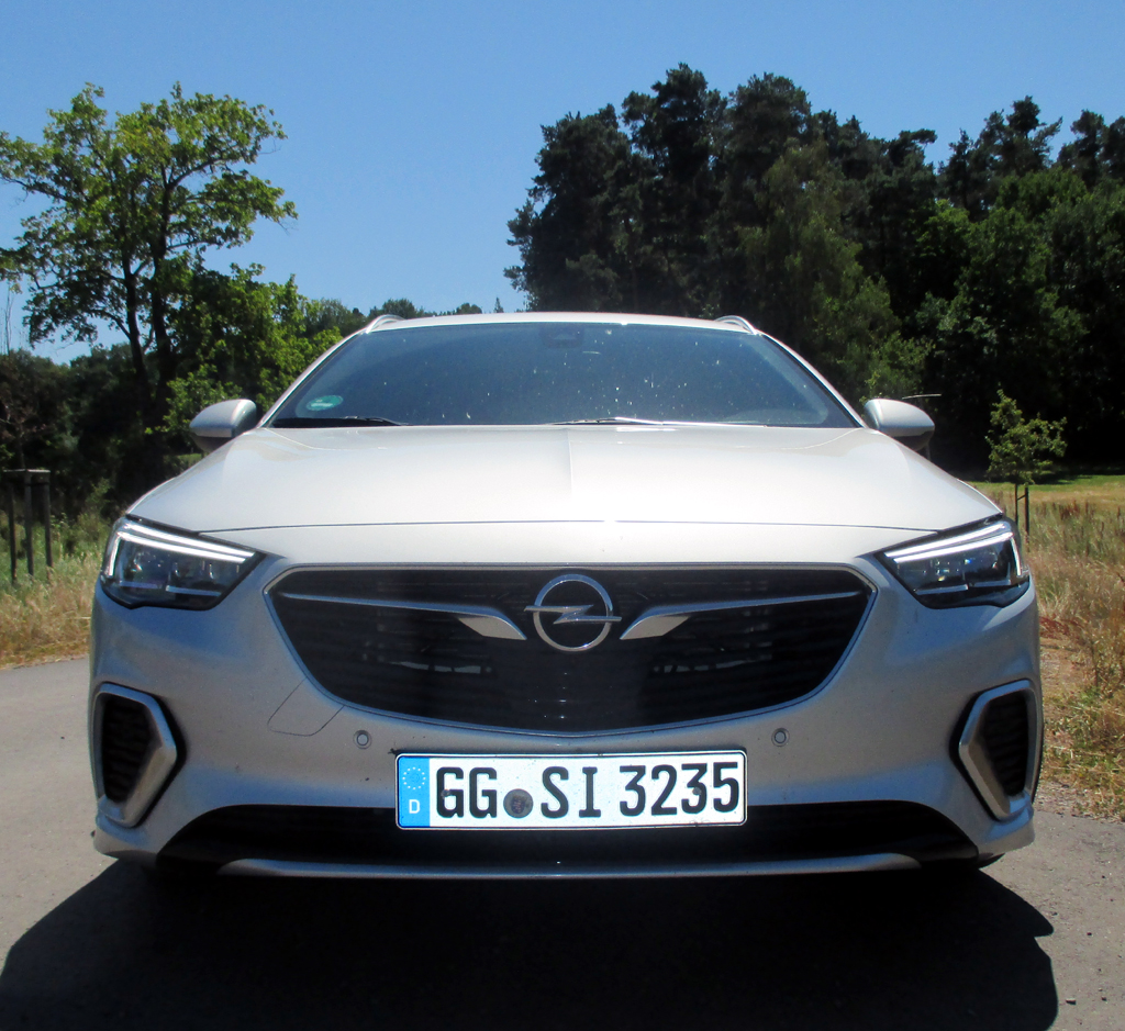 Opel Insignia Sports Tourer GSi: Blick auf die Frontpartie. Fotos: Koch