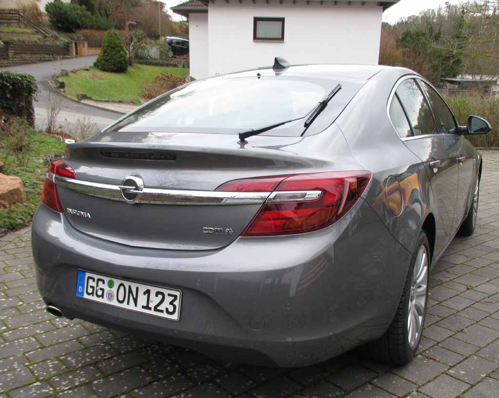 Opel Insignia: Blick auf die Heckpartie.