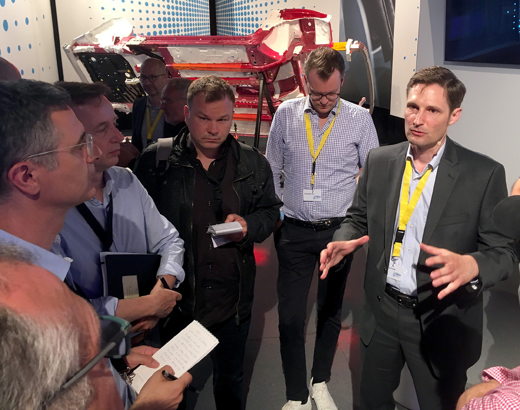 Beim Techniktag in Rüsselsheim erläuterten Experten, wie es bei Opel weitergeht.