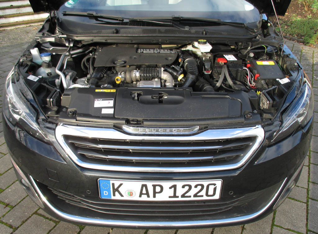 Peugeot 308: Blick auf den 1,6-Liter-Selbstzünder.