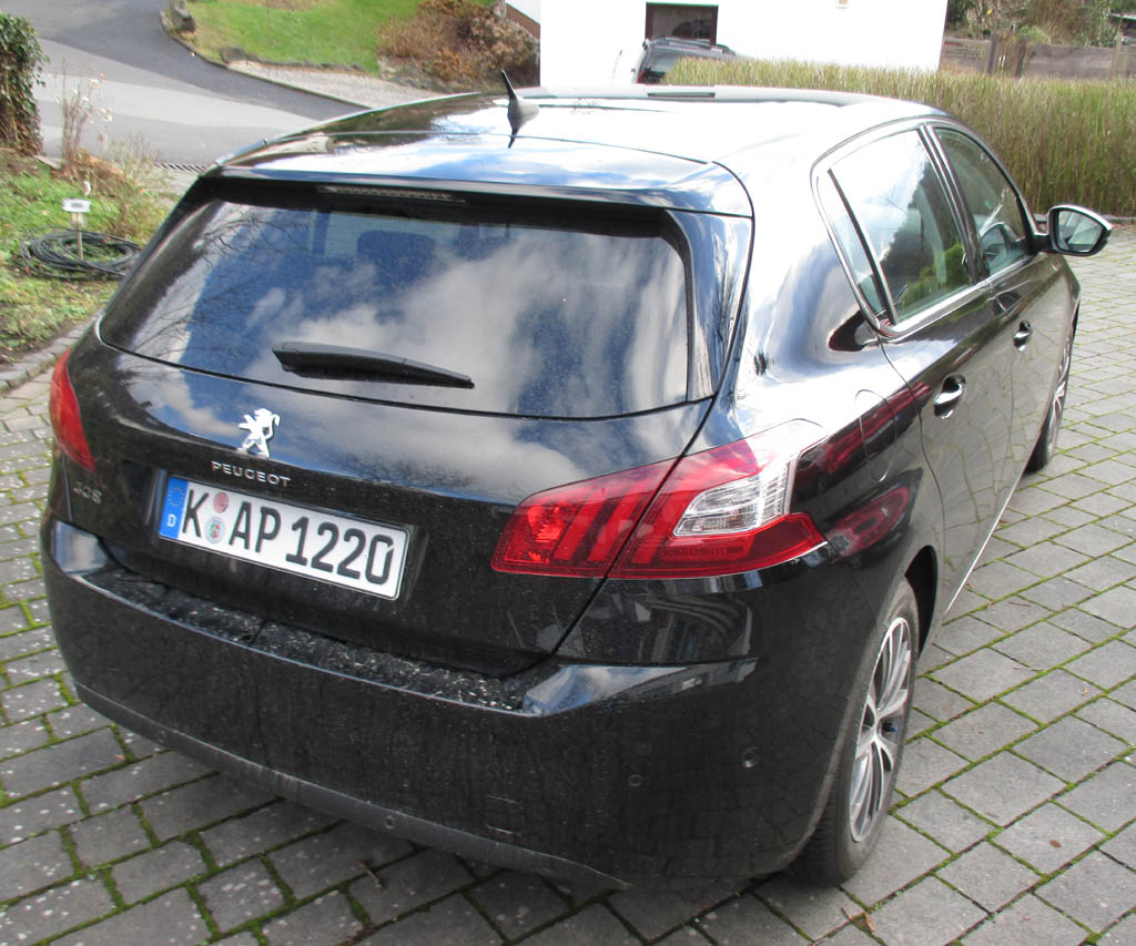 Peugeot 308: Heck-/Seitenansicht.