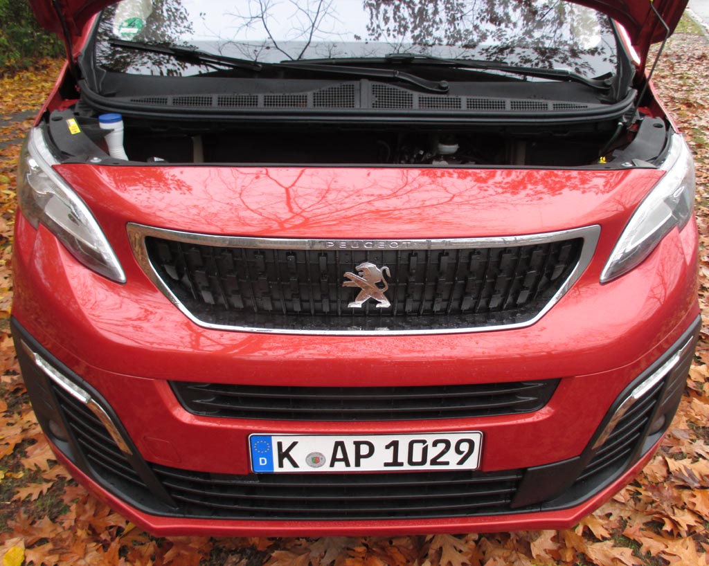 Peugeot Traveller: Unter der Haube verbergen sich bei allen Versionen nur Diesel.