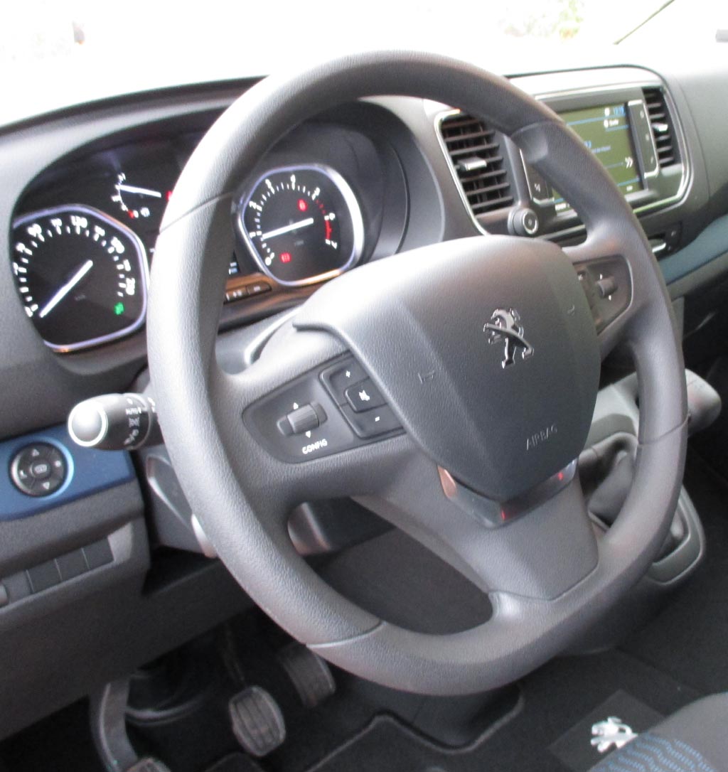 Peugeot Traveller: Blick ins Cockpit.