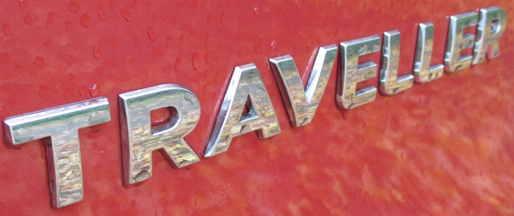 Peugeot Traveller: Modellschriftzug auf der großen Heckklappe.