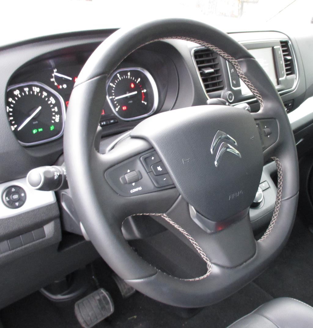 Citroën Spacetourer: Blick ins Cockpit.