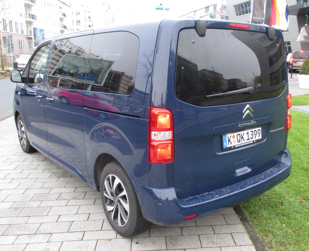 Citroën Spacetourer: Heck-/Seitenansicht.