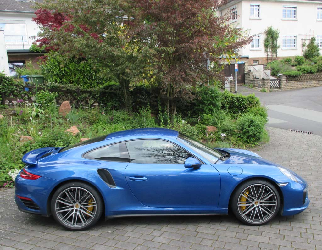 Porsche 911 Turbo: Und so sieht das 2+2-sitzige Sportcoupé von der Seite aus.