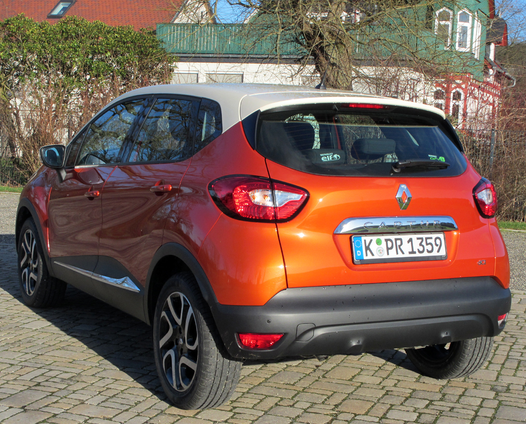 Renault Captur: Heck-/Seitenansicht.