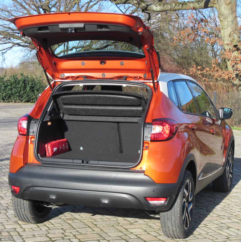 Renault Captur: Das Gepäckabteil fasst 377 bis 1235 Liter. 