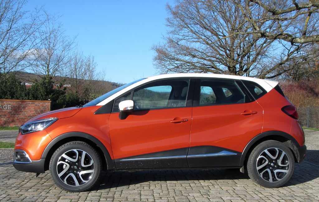 Renault Captur: Und so sieht das kompakte Crossover-Modell von der Seite aus.