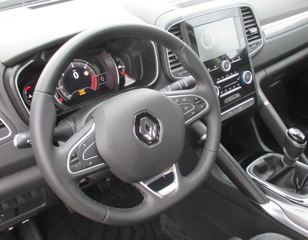 Renault Koleos: Im Cockpit geht es recht übersichtlich zu.