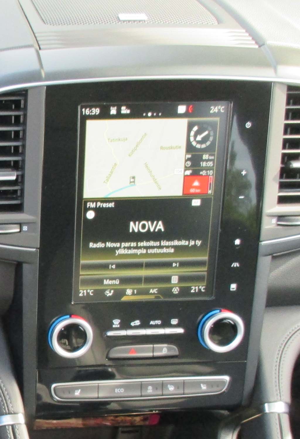 Renault Koleos: Das vertikale Online-Infotainmentsystem ist ab Stufe zwei Standard.