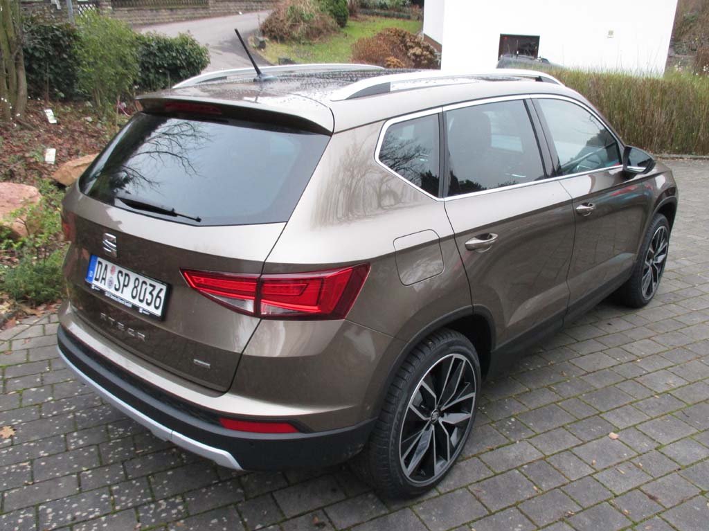 Seat Ateca: Heck-/Seitenansicht.