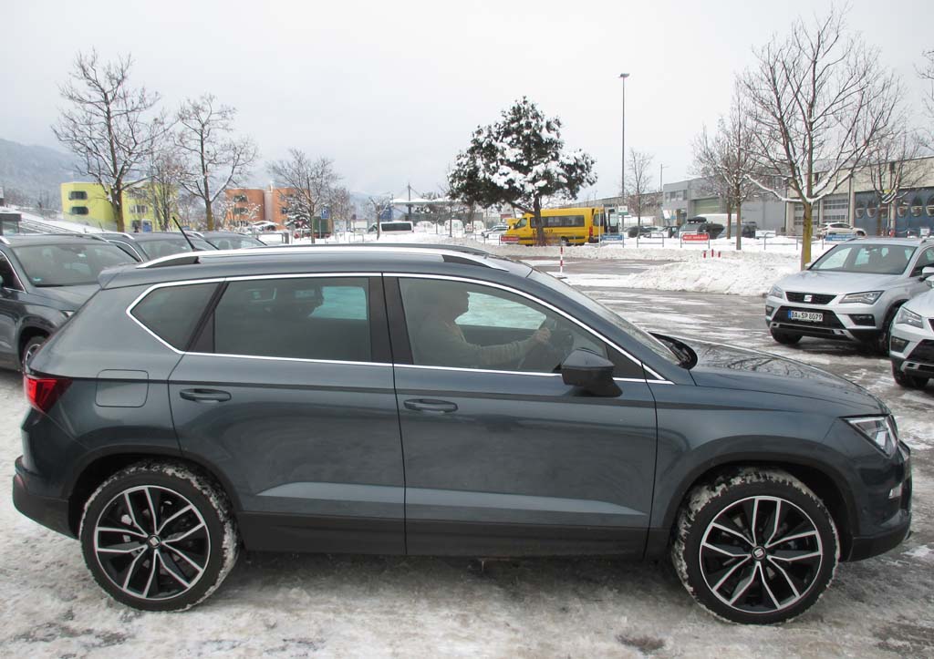 Seat Ateca: So sieht das geländegängige Kompaktmodell von der Seite aus.