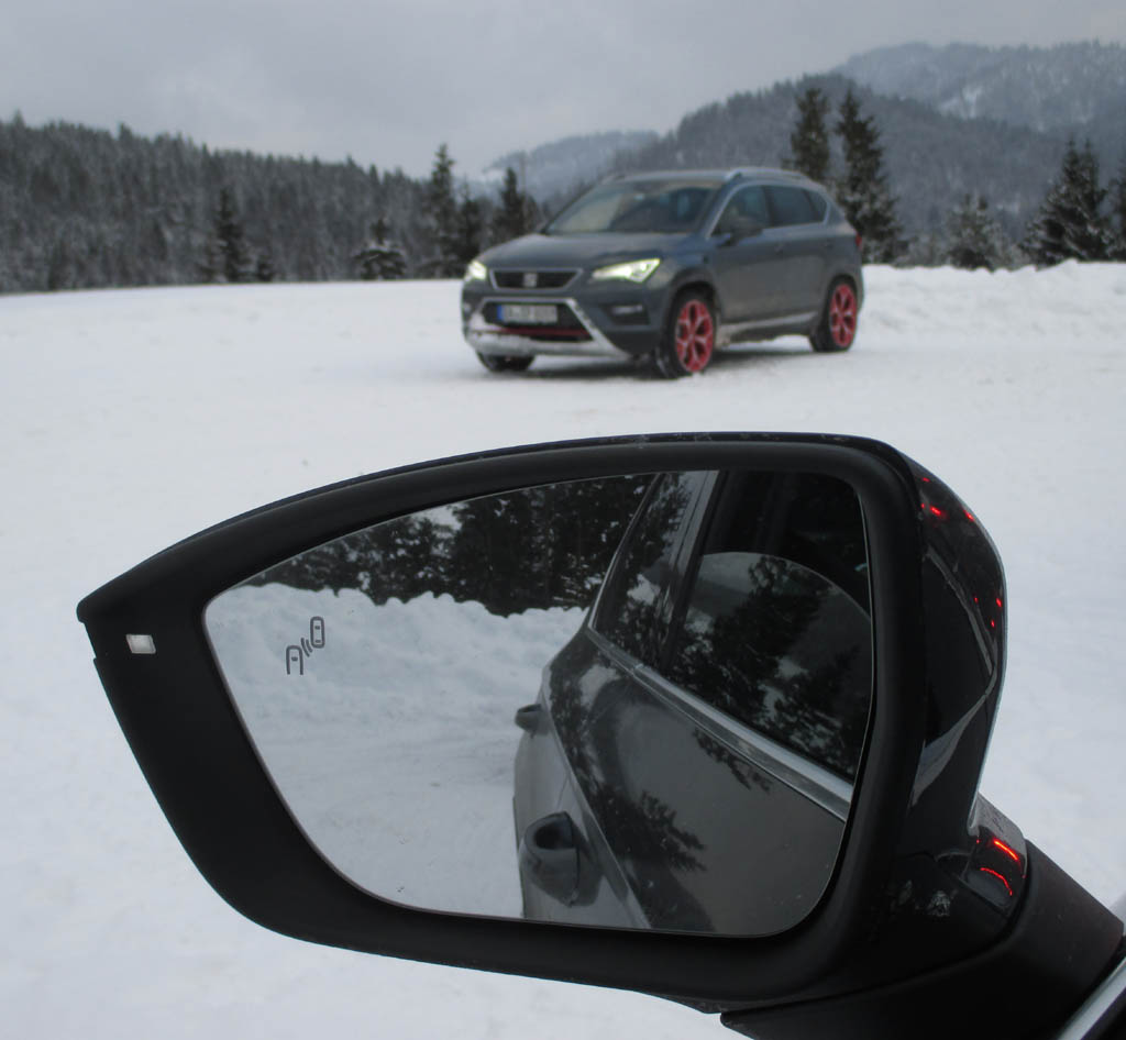Seat Ateca: Optisch noch sportlicher fährt das SUV mit rotlackierten Felgen vor.