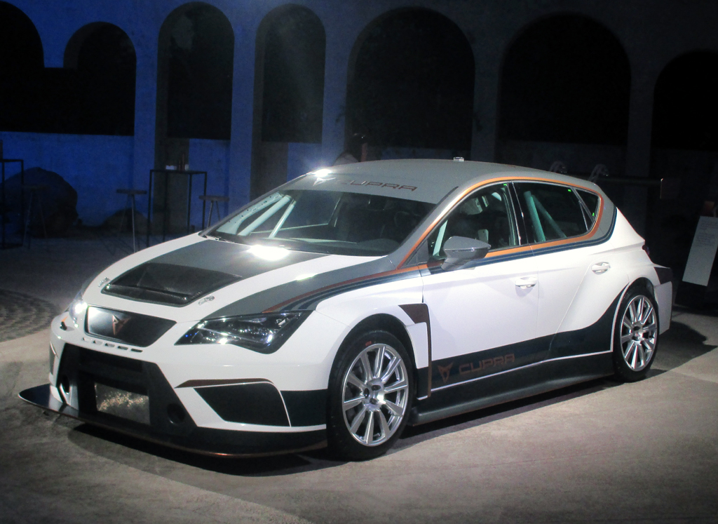 Den Rennwagen Cupra TCR hat die neue Marke mit als erstes präsentiert.