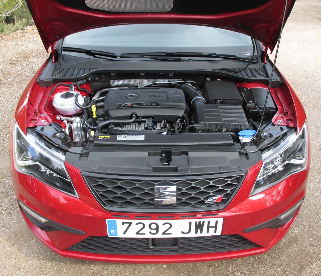 Seat León Cupra: Blick auf den 300-PS-Vierzylinder-Turbo.