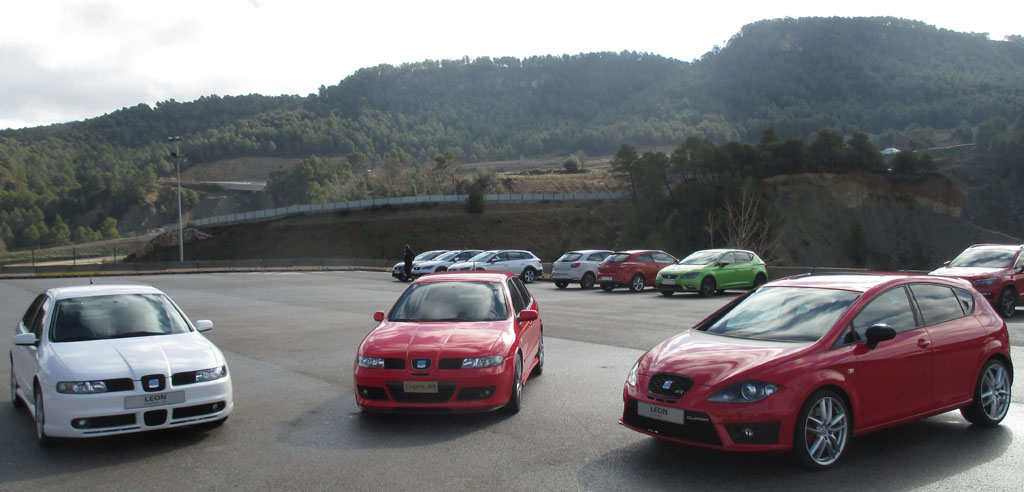 Seat León Cupra: Ahnengalerie mit (von links) dem 204-PS-Sechszylinder (2000) und daneben den Vierzylinder mit 225 PS (2002) und 265 PS (2009). 