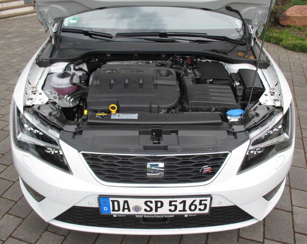 Seat León: Blick unter die Haube auf den 2,0-Liter-Selbstzünder.