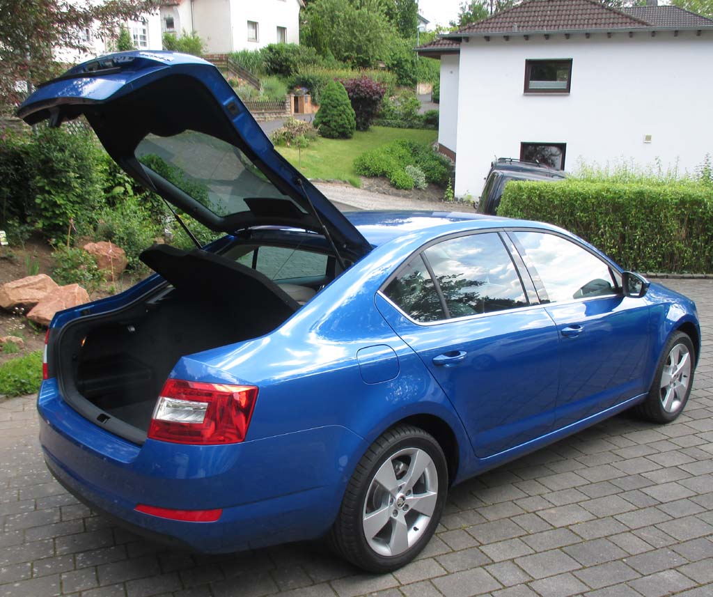 Skoda Octavia: Das riesige Gepäckabteil fasst 590 bis 1580 Liter.