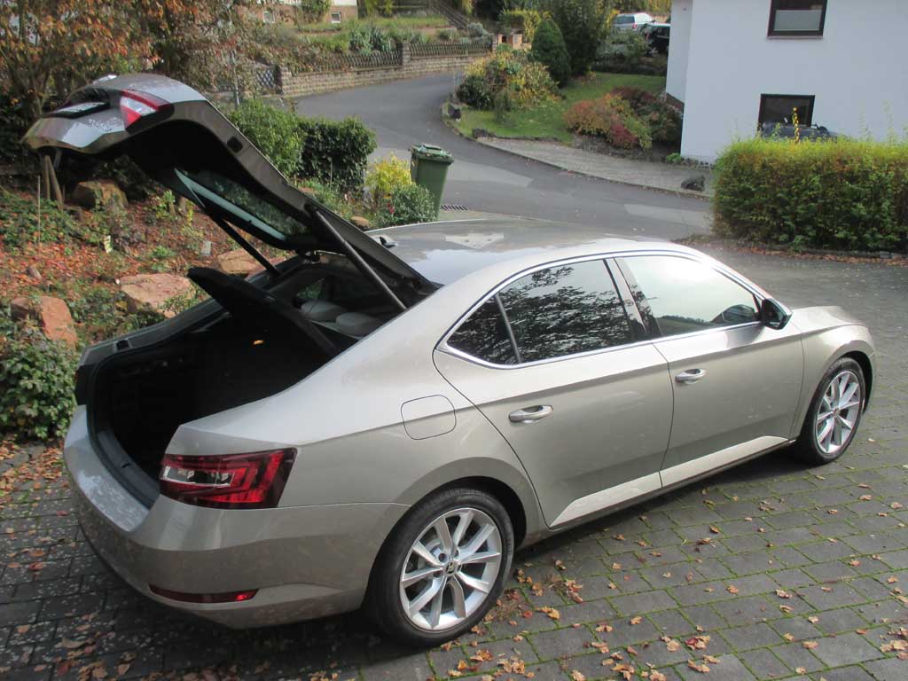 Skoda Superb: Das große Gepäckabteil fast 626 bis 1760 Liter.