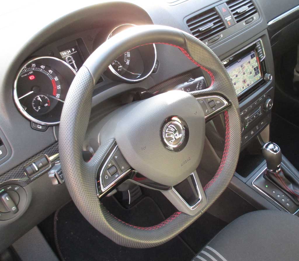 Skoda Yeti: Blick ins recht übersichtlich gestaltete Cockpit.