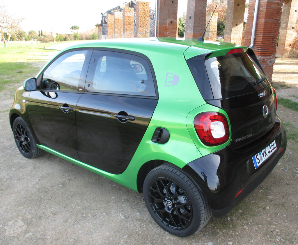Elektro-Smart Forfour: Heck-/Seitenansicht.