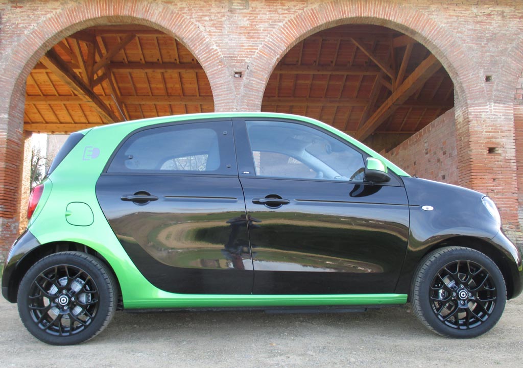 Elektro-Smart Forfour: Und so sieht die nutzwertigere Variante von der Seite aus.