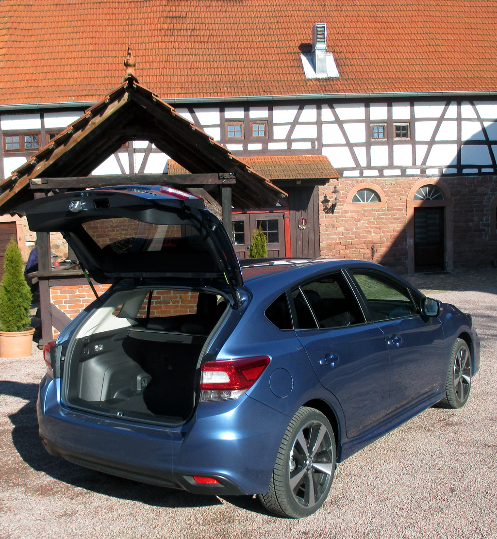 Subaru Impreza: Das Gepäckabteil fasst 385 bis 1310 Liter.