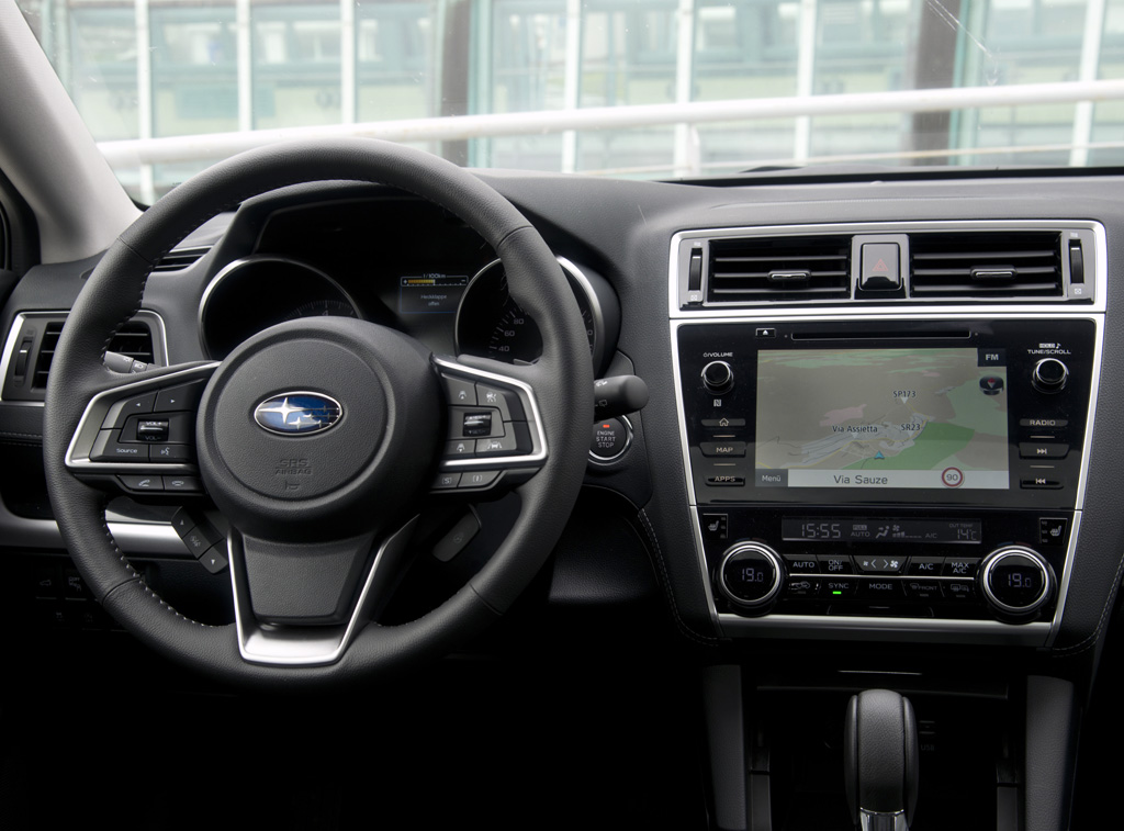 Subaru Outback: Im Cockpit findet man sich schnell zurecht.