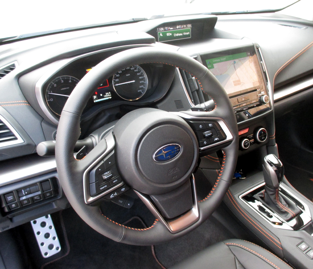 Subaru XV: Im Cockpit geht es schnörkellos und übersichtlich zu. 