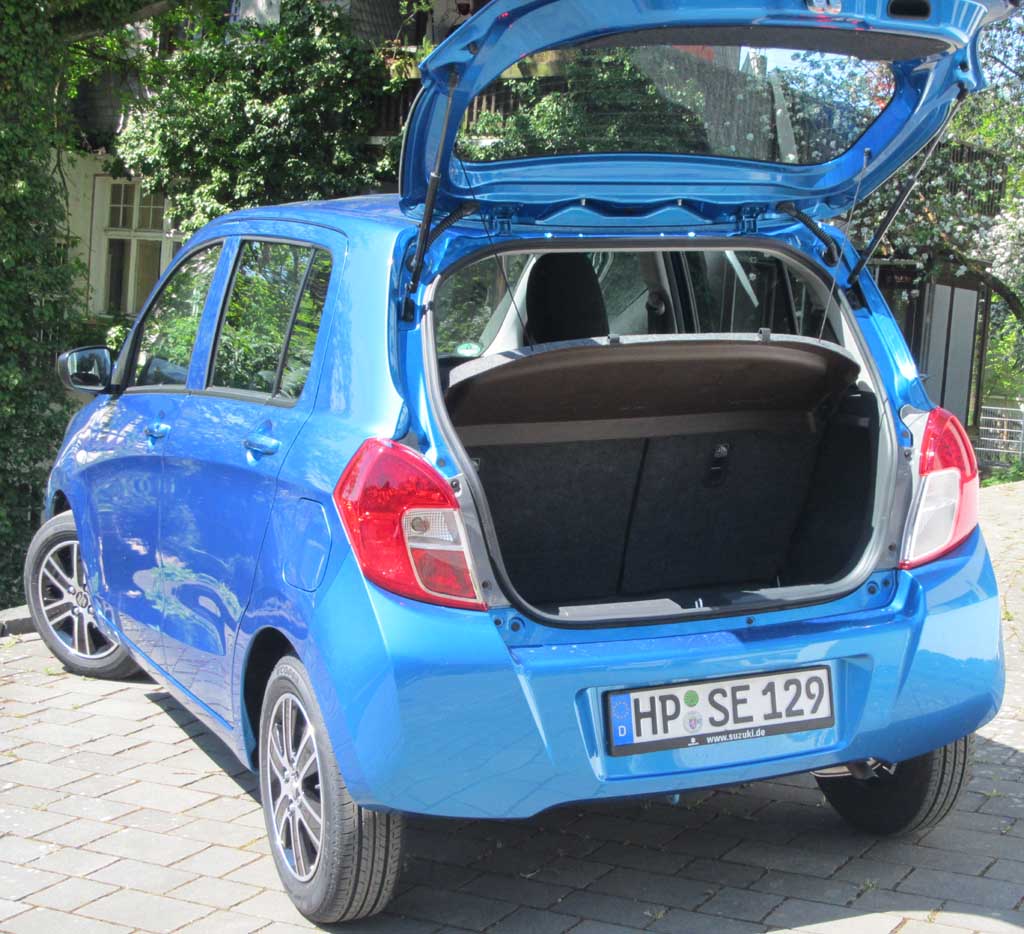 Suzuki Celerio: Das Gepäckabteil fasst immerhin noch 254 bis 1053 Liter.