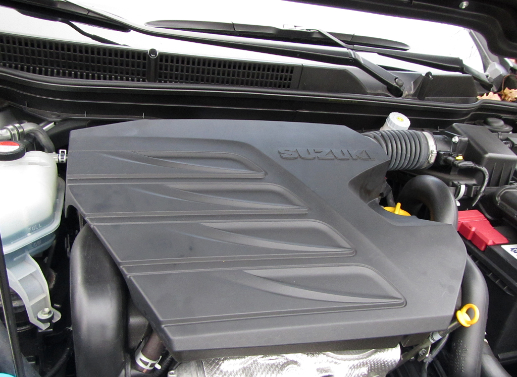 Suzuki SX4 S-Cross: Blick unter die Haube auf den 1,6-Liter-Benziner.