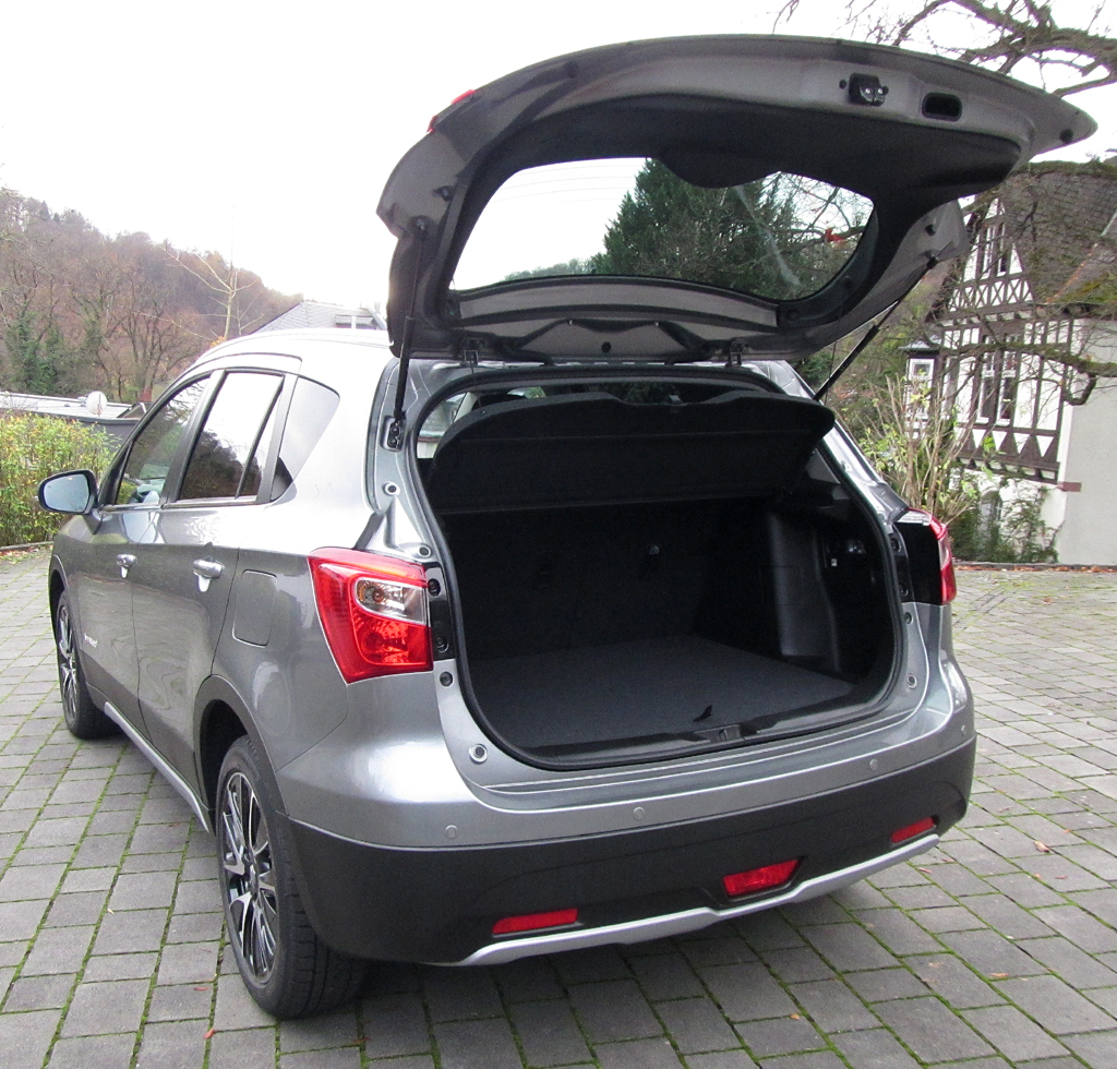 Suzuki SX4 S-Cross: Das Gepäckabteil fasst 430 bis 1269 Liter.